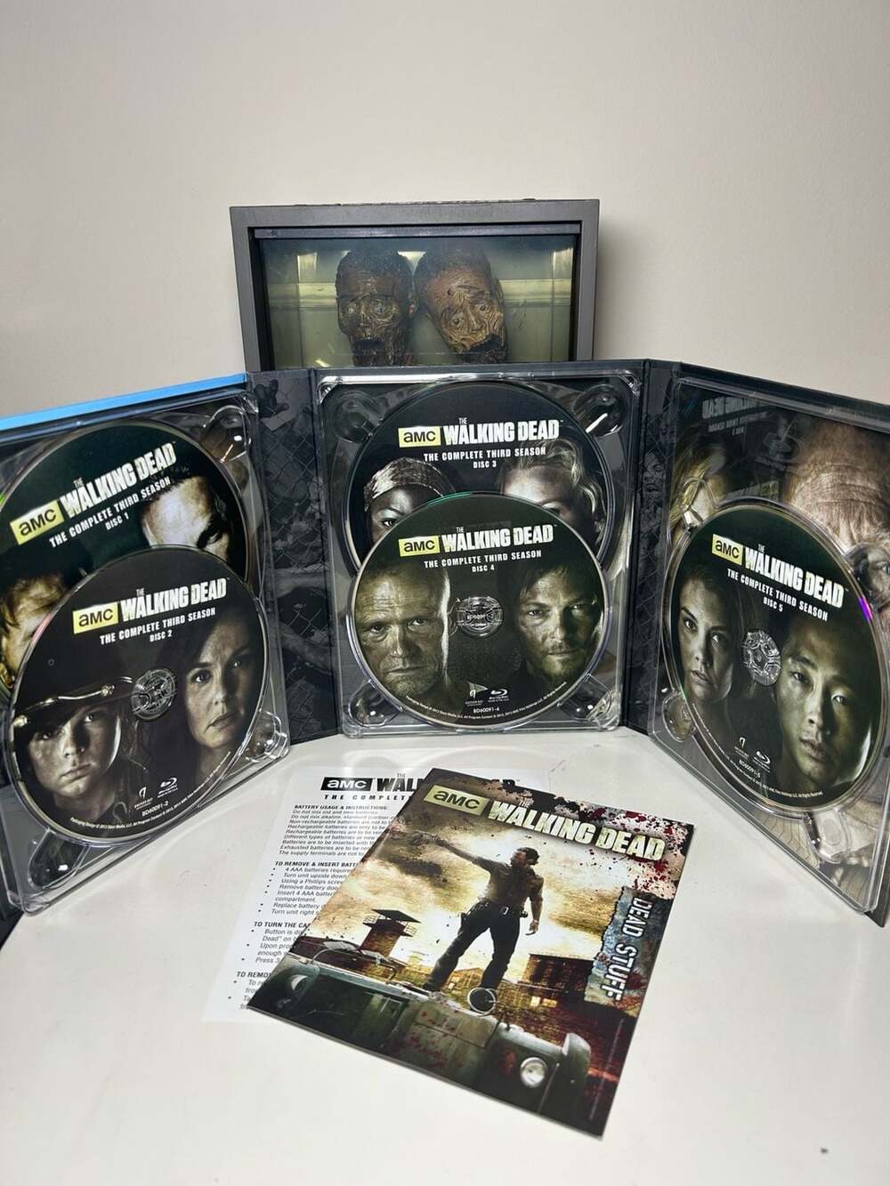 The Walking Dead Season 3 Limited Edition Blu-Ray Zombie Head Fish Tank NO BOX